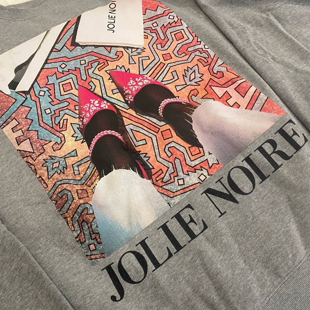 Julie Noire. Sweatshirt